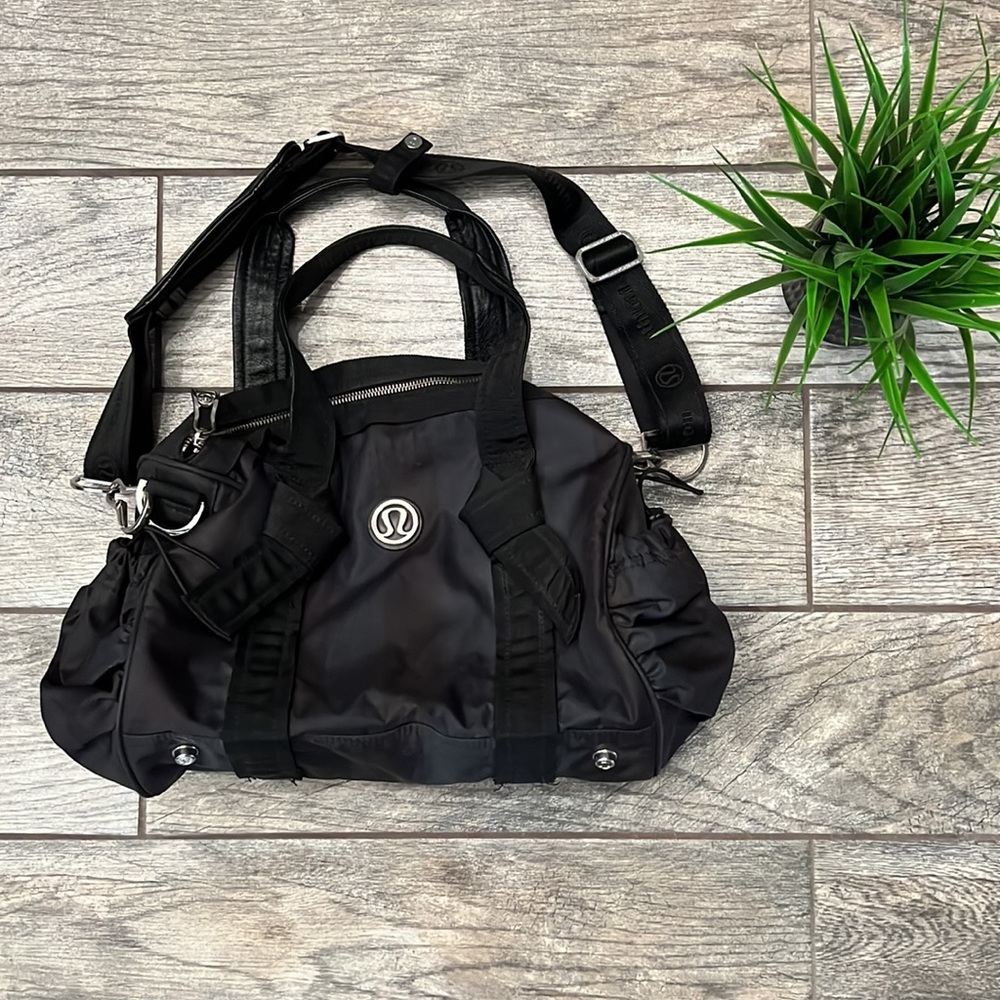EUC Lululemon DTB mini duffel bag used as purse